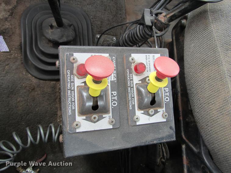 image for item DE6717 1995 Ford LTLA9000 AeroMax 120 semi truck