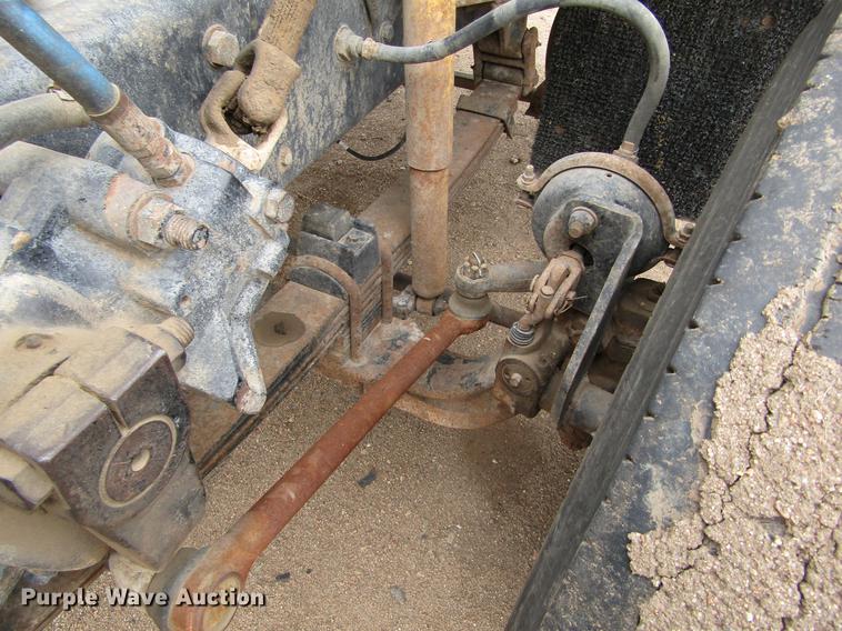 image for item DE6717 1995 Ford LTLA9000 AeroMax 120 semi truck