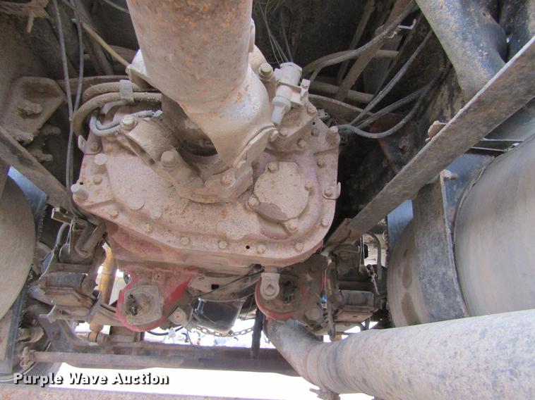 image for item DE6717 1995 Ford LTLA9000 AeroMax 120 semi truck