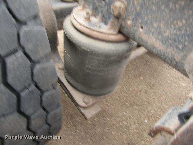 image for item DE6717 1995 Ford LTLA9000 AeroMax 120 semi truck