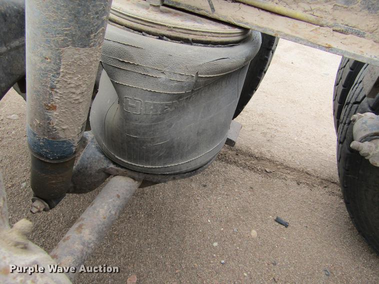 image for item DE6717 1995 Ford LTLA9000 AeroMax 120 semi truck