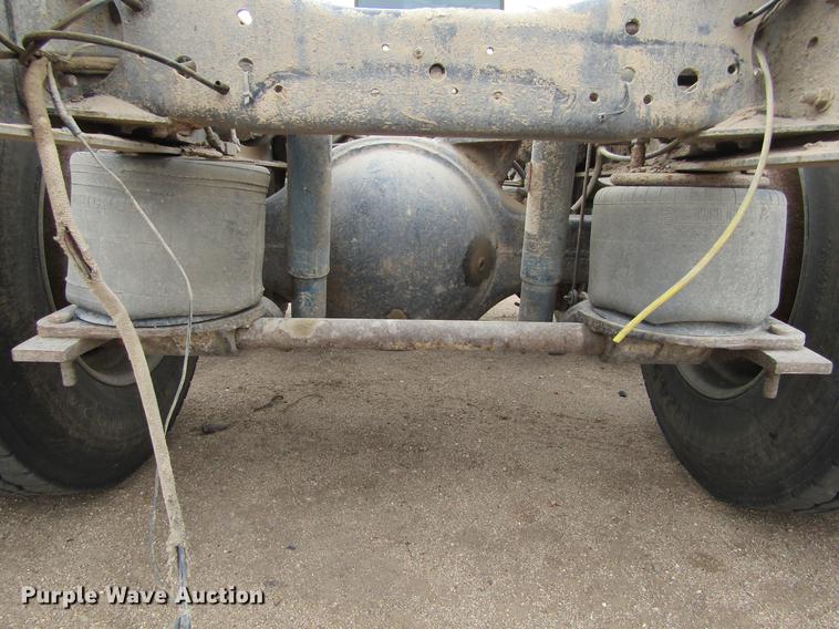 image for item DE6717 1995 Ford LTLA9000 AeroMax 120 semi truck