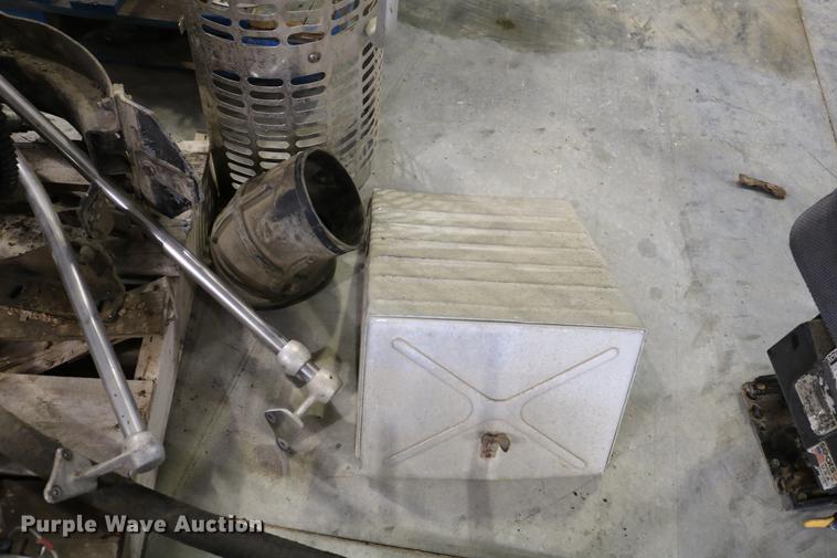 image for item EW9131 Truck parts