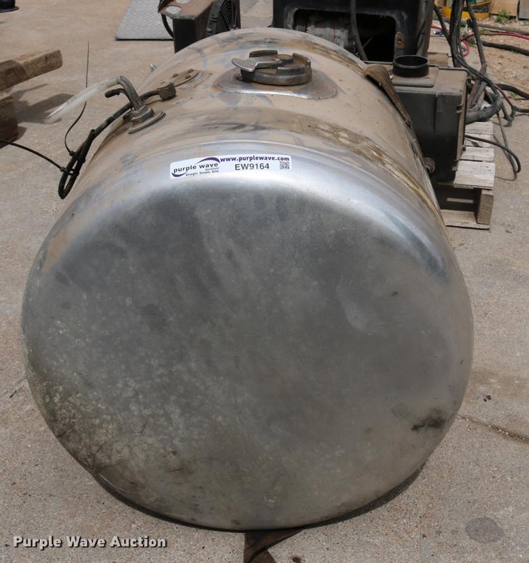 image for item EW9164 Aluminum fuel tank