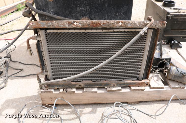 image for item EW9165 Thermo King auxiliary power unit