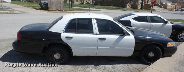 image for item AY9507 2010 Ford Crown Victoria Police Interceptor