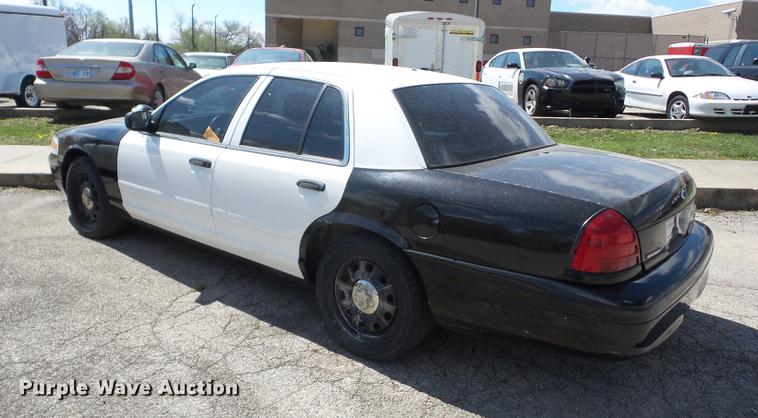 image for item AY9507 2010 Ford Crown Victoria Police Interceptor