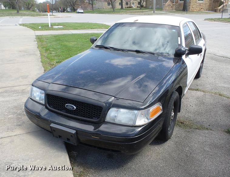 image for item AY9509 2009 Ford Crown Victoria Police Interceptor