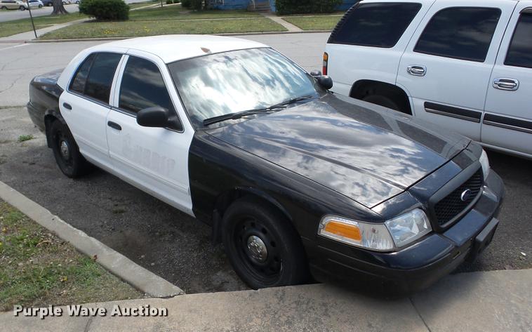 image for item AY9509 2009 Ford Crown Victoria Police Interceptor