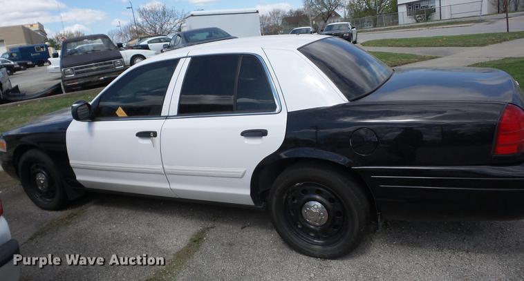 image for item AY9509 2009 Ford Crown Victoria Police Interceptor