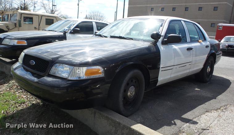 image for item AY9511 2010 Ford Crown Victoria Police Interceptor