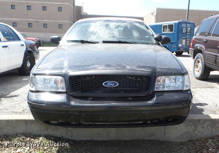 image for item AY9511 2010 Ford Crown Victoria Police Interceptor
