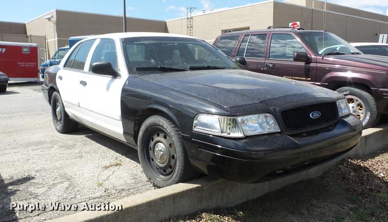 image for item AY9511 2010 Ford Crown Victoria Police Interceptor