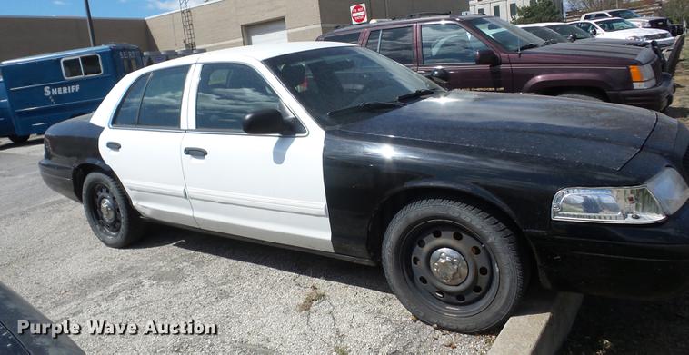 image for item AY9511 2010 Ford Crown Victoria Police Interceptor