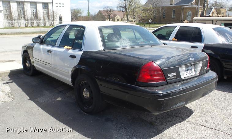 image for item AY9511 2010 Ford Crown Victoria Police Interceptor