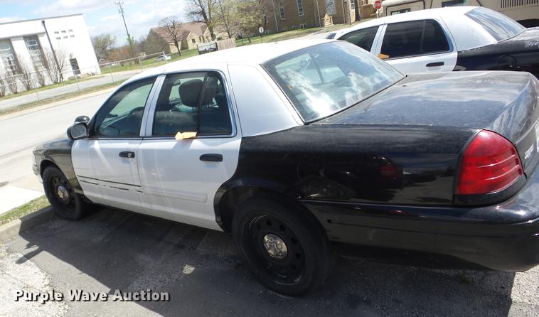 image for item AY9511 2010 Ford Crown Victoria Police Interceptor