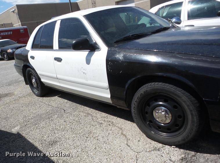 image for item AY9512 2007 Ford Crown Victoria Police Interceptor
