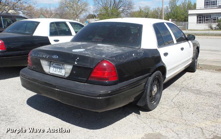 image for item AY9512 2007 Ford Crown Victoria Police Interceptor