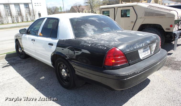 image for item AY9512 2007 Ford Crown Victoria Police Interceptor