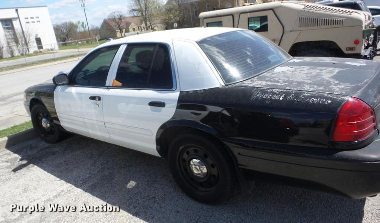 image for item AY9512 2007 Ford Crown Victoria Police Interceptor