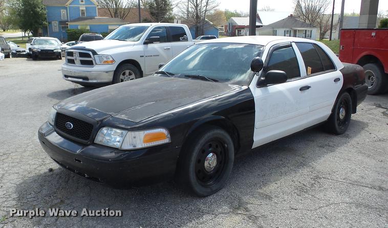 image for item AY9513 2007 Ford Crown Victoria Police Interceptor