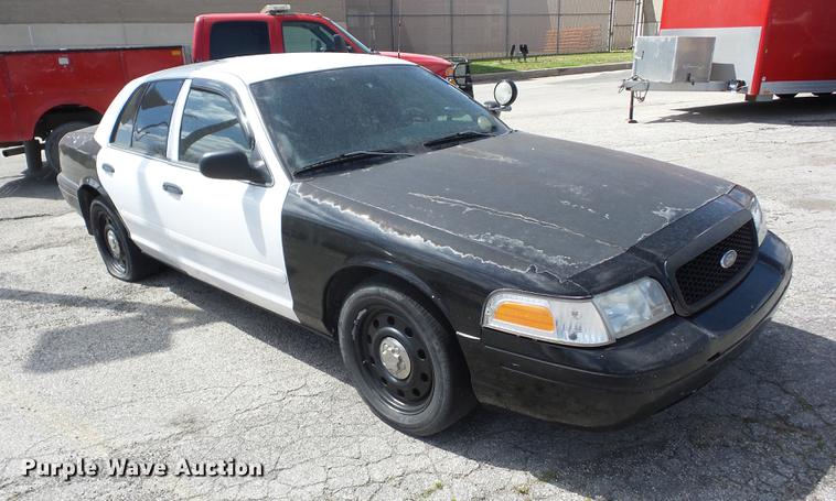 image for item AY9513 2007 Ford Crown Victoria Police Interceptor