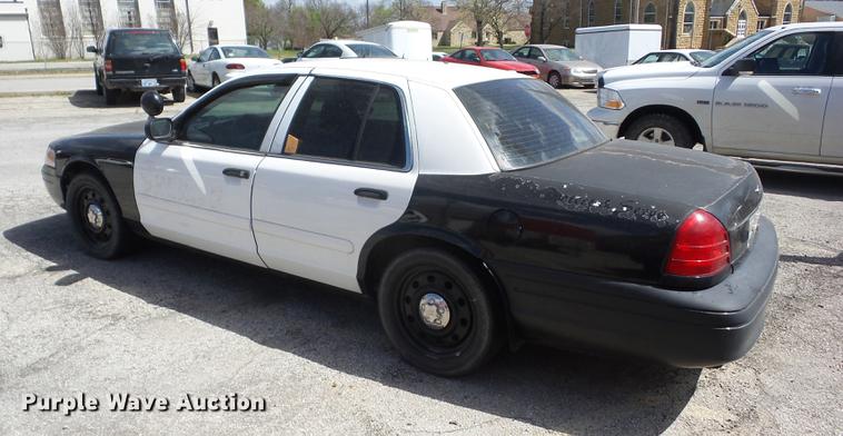 image for item AY9513 2007 Ford Crown Victoria Police Interceptor