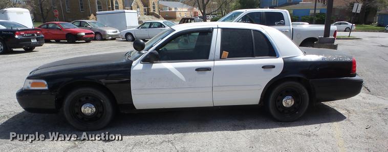 image for item AY9513 2007 Ford Crown Victoria Police Interceptor