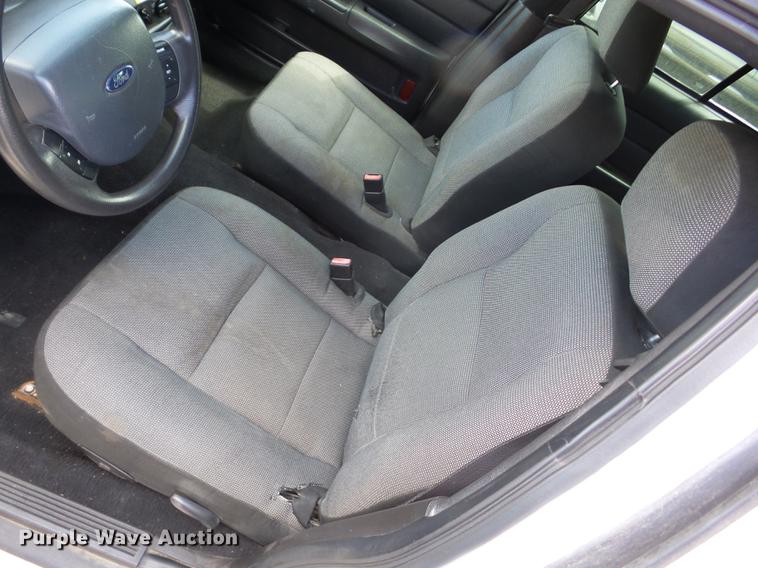image for item AY9513 2007 Ford Crown Victoria Police Interceptor