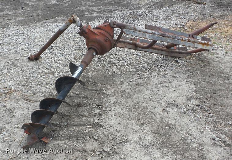 image for item AY9524 Ford 903 post hole auger