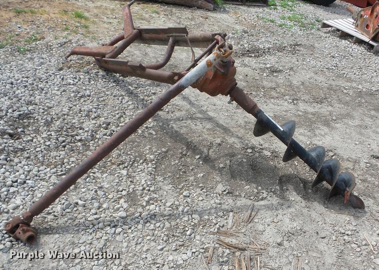 image for item AY9524 Ford 903 post hole auger