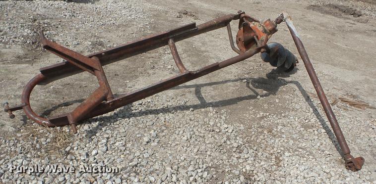 image for item AY9524 Ford 903 post hole auger