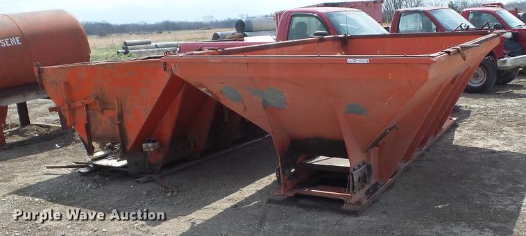 image for item AY9527 (2) spreaders