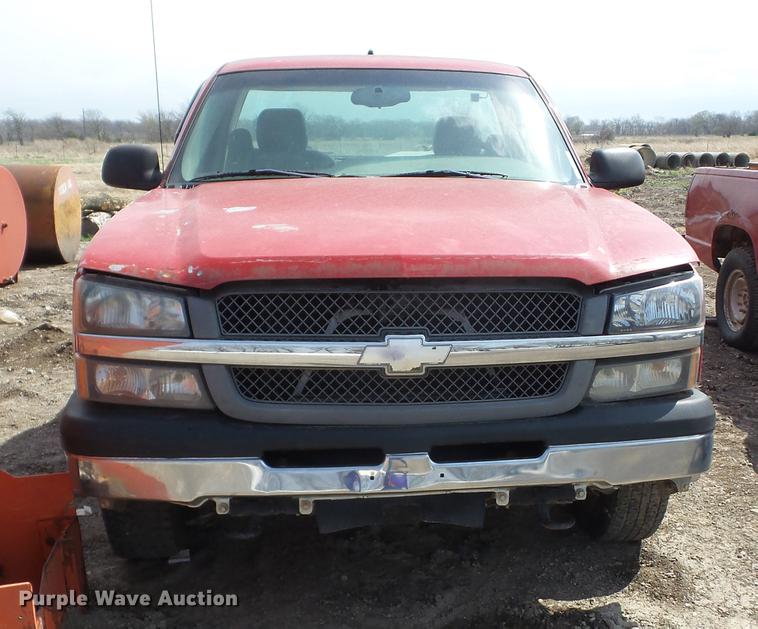 image for item AY9528 2003 Chevrolet Silverado 1500 pickup truck