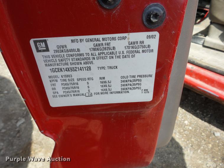 image for item AY9528 2003 Chevrolet Silverado 1500 pickup truck