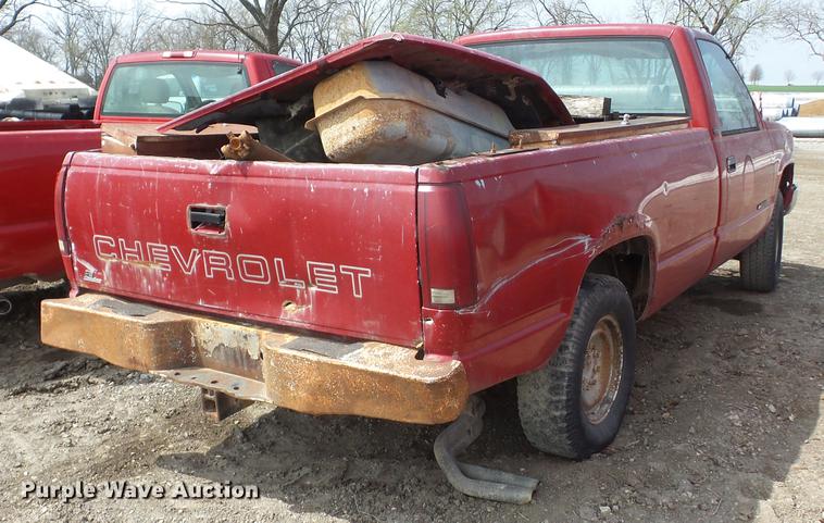 image for item AY9529 1991 Chevrolet 2500 pickup truck