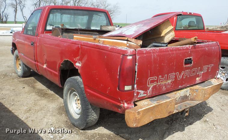 image for item AY9529 1991 Chevrolet 2500 pickup truck