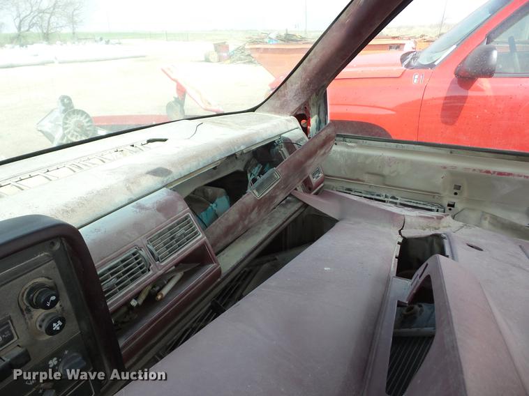 image for item AY9529 1991 Chevrolet 2500 pickup truck