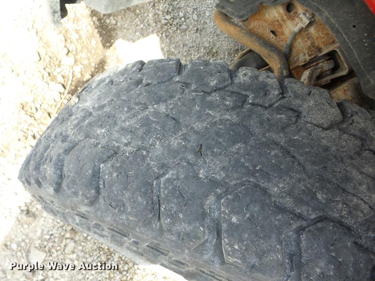 image for item AY9530 2003 Chevrolet Silverado 1500 pickup truck