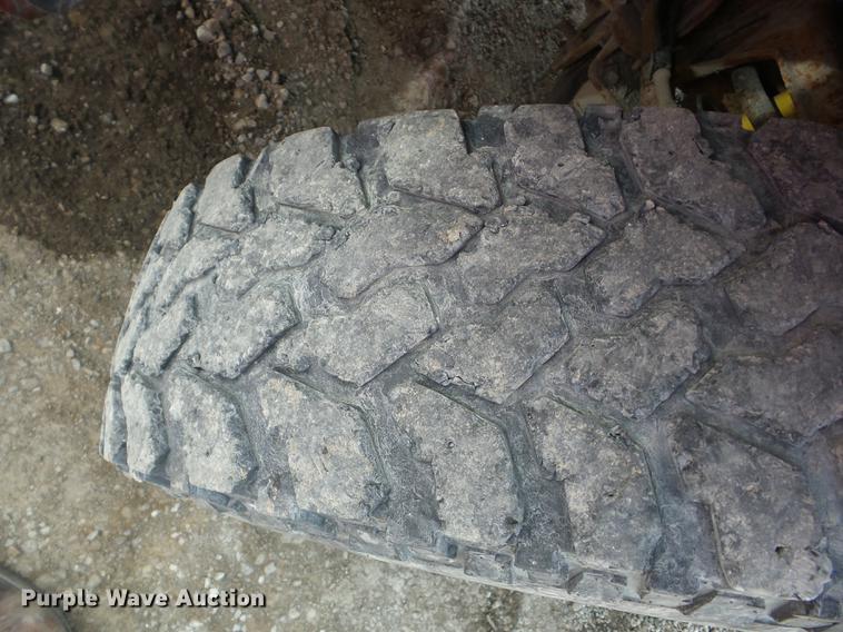 image for item AY9530 2003 Chevrolet Silverado 1500 pickup truck