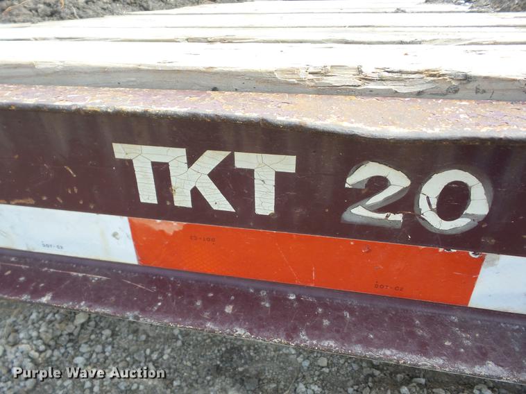 image for item AY9531 2001 Trail King TKT-20 tilt deck equipment trailer
