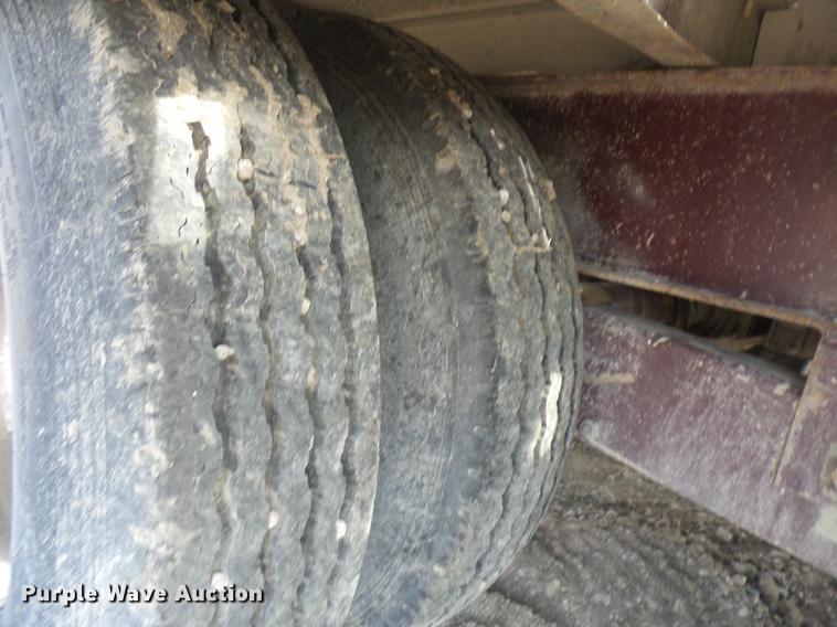 image for item AY9531 2001 Trail King TKT-20 tilt deck equipment trailer