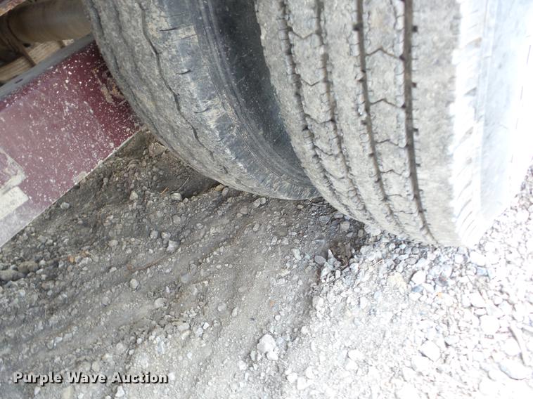 image for item AY9531 2001 Trail King TKT-20 tilt deck equipment trailer