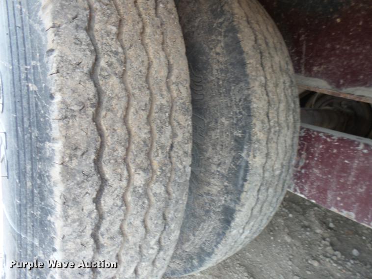 image for item AY9531 2001 Trail King TKT-20 tilt deck equipment trailer