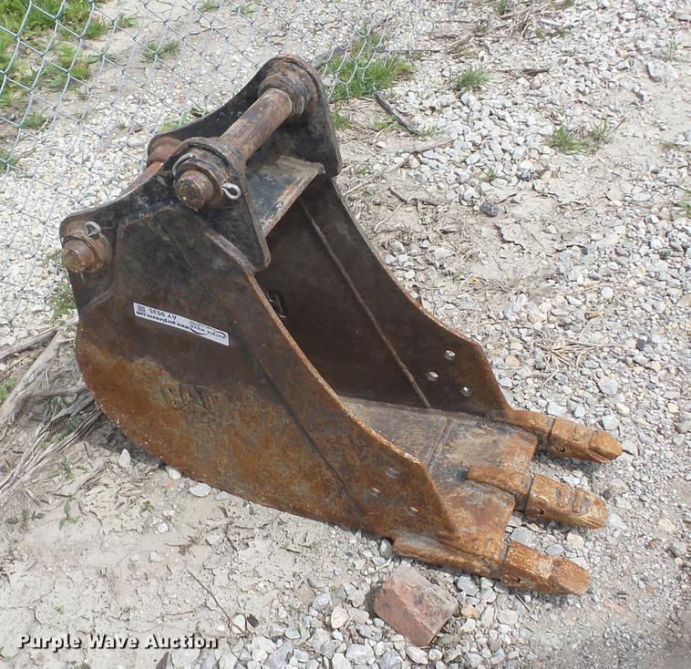 image for item AY9535 Caterpillar 12"W excavator bucket