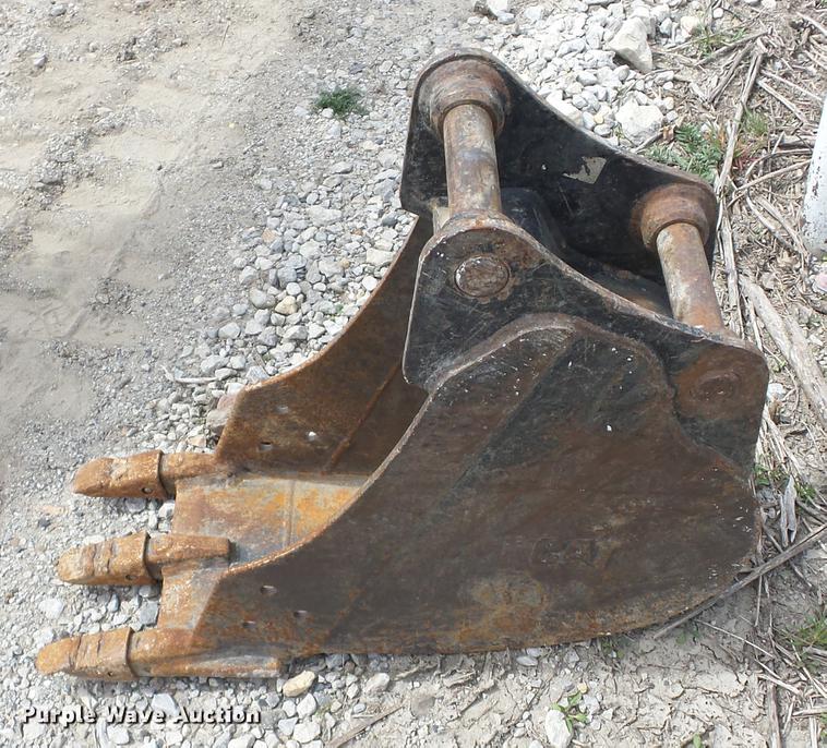 image for item AY9535 Caterpillar 12"W excavator bucket