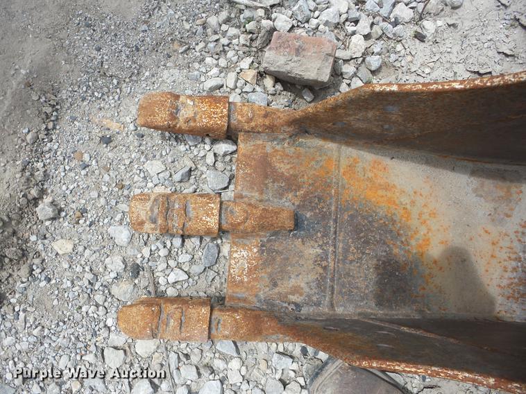 image for item AY9535 Caterpillar 12"W excavator bucket