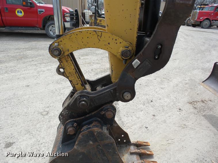image for item AY9536 2011 Caterpillar 305D CR mini excavator