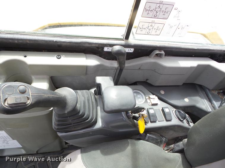 image for item AY9536 2011 Caterpillar 305D CR mini excavator