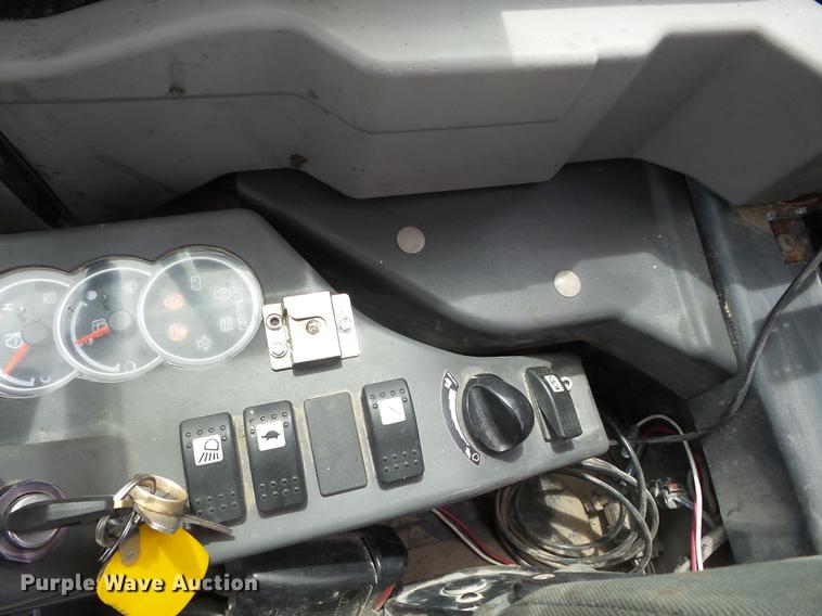 image for item AY9536 2011 Caterpillar 305D CR mini excavator